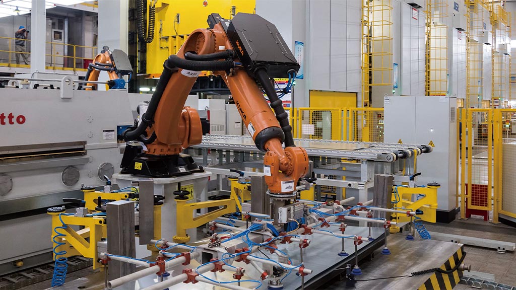 打造智能工厂 工控平板电脑如何成为工厂升级转型的智慧引擎